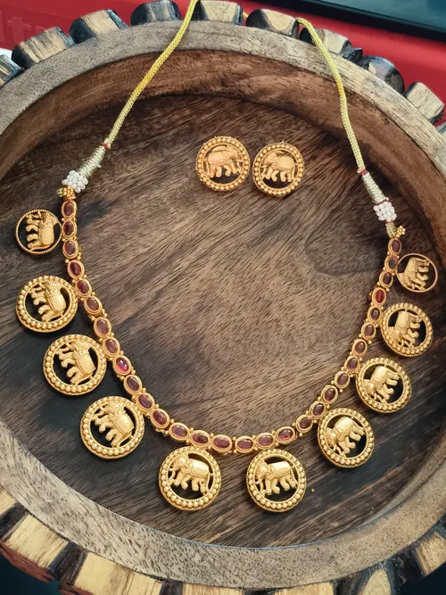 ELEPHANT NECKLACE 1